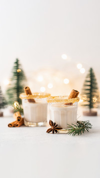 Eggnog with Cinnamon and Nutmeg for Winter Holidays