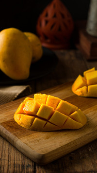 Why are mangoes prone to allergies