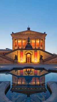 Evening view of alte nationalgalerie in berlin