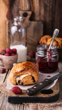 Delicious jam bread 94