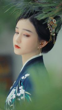 惊鸿一瞥的东方女子