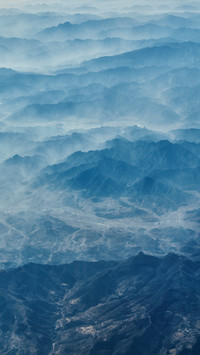 Overlooking the vast land from the clouds