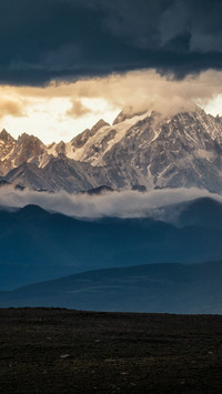 Scenic beauty of mountain peaks in the Kwanseki Mountains