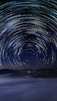 绚丽的夜空星轨