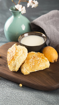 Enjoy 2 durian crispy taste
