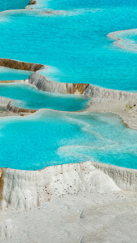 Huanglong scenic area wucai pool