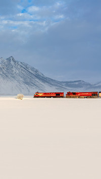 Kirkor Mountain and train crossing