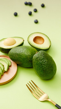 How to distinguish between raw and ripe avocados