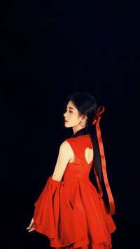 “国风红衣”鞠婧祎