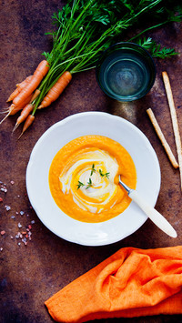 Creamy carrot soup