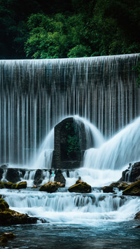 夏日的荔波卧龙潭