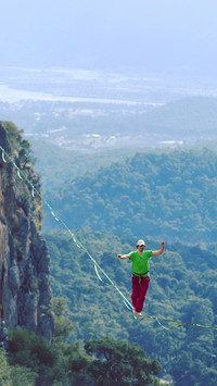 Brave climb-01