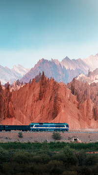 The southern xinjiang railway 2 that crosses the tianshan