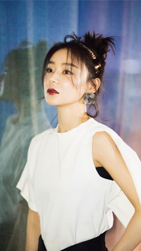袁姗姗的金属复古妆