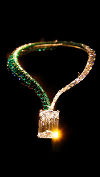 Luxury diamond necklace