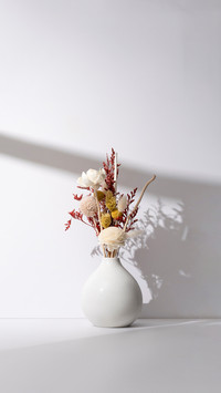 Minimal Flower, Minimal Decoration