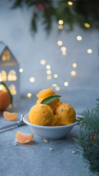 Tangerine Ice Cream and New Year's Festive Decor