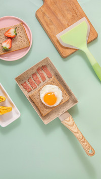Making new patterns with fried eggs