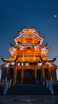 There is a kind of Chinese beauty called symmetrical beauty