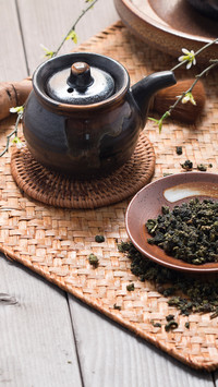 清茶一杯香留唇齿间