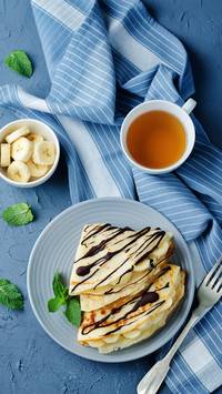 Learn how to make French pancakes 05