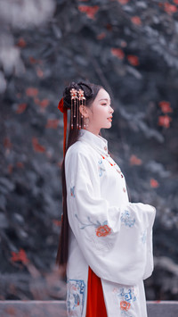 你以为汉服很便宜吗