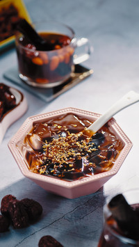 Brown sugar ice powder for relieving heat and removing spici