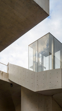 Long Museum Elevator