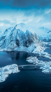 Lofotenreina snow mountain lake