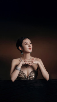 赵丽颖“闪闪发光”