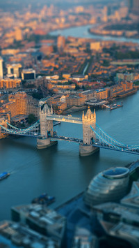 The Bridge Spans The River, Beautiful City Scenery