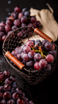 Chinese eat grapes 35