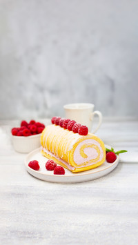 Swiss roll stuffed with cream cheese