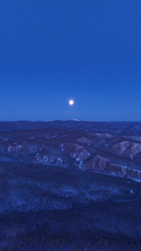 A snowy night in the greater xing an range