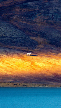 Sunset in the mountains opposite of Longyearbyen