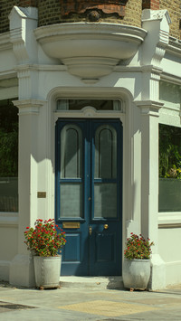 The corner store of blue gate