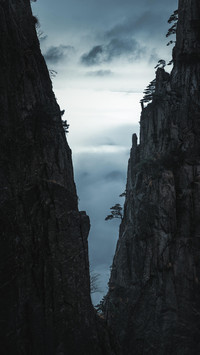 只缘身在此山中