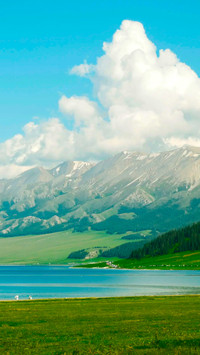 山湖共绘天地诗