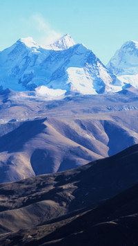 Viewing snowcapped mountains from the plateau