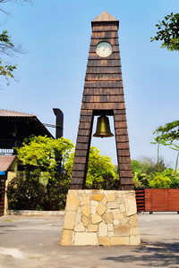 Clock monument.jpg