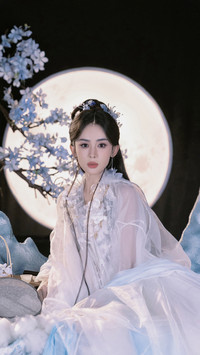 女明星的古装很曼妙