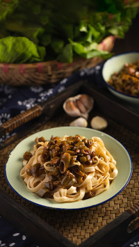 Quickly learn how to mix scallion oil with noodles