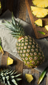 What is the relationship between pineapple and pineapple