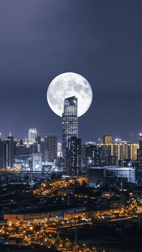 How can i take great photos of the moon during the
