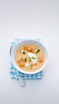 Spanish cold vegetable soup