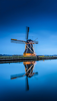 Blue windmill 71