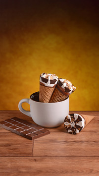 Fossil collision face chocolate crispy tube