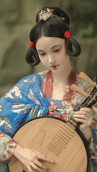 Girl in tang dynasty© LiChunFeng