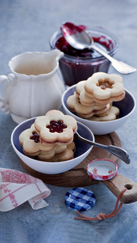 A high standard of appearance of glass heart cookies 4