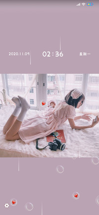 爱拍照小姐姐